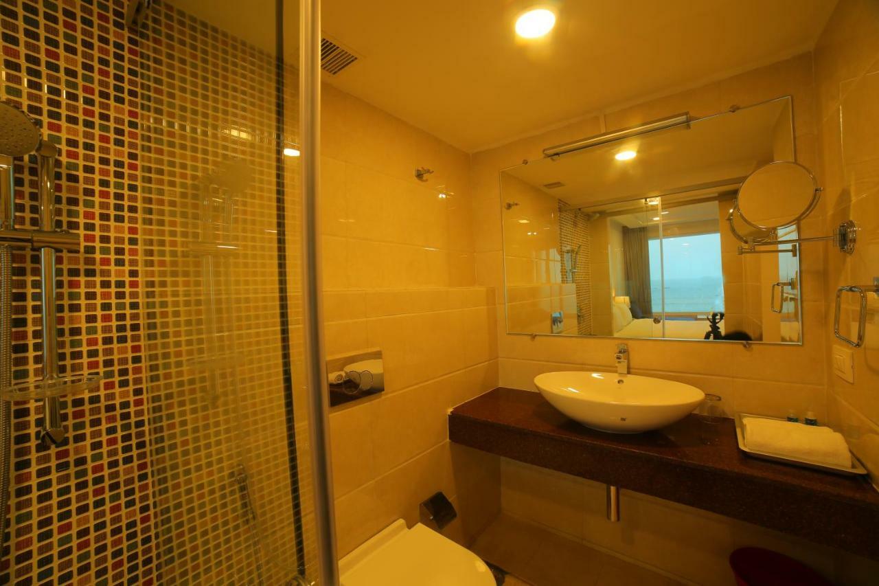 Bay View Hotel Vizag Visakhapatnam Exterior photo