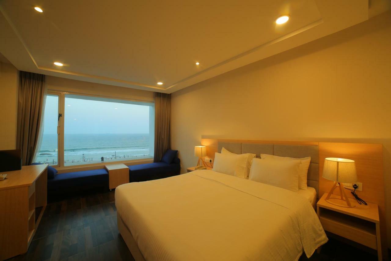 Bay View Hotel Vizag Visakhapatnam Exterior photo