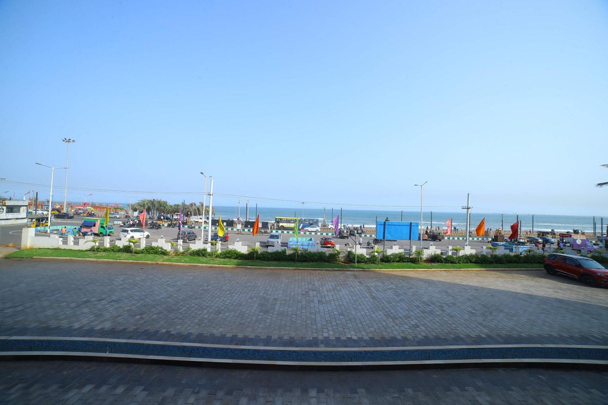 Bay View Hotel Vizag Visakhapatnam Exterior photo